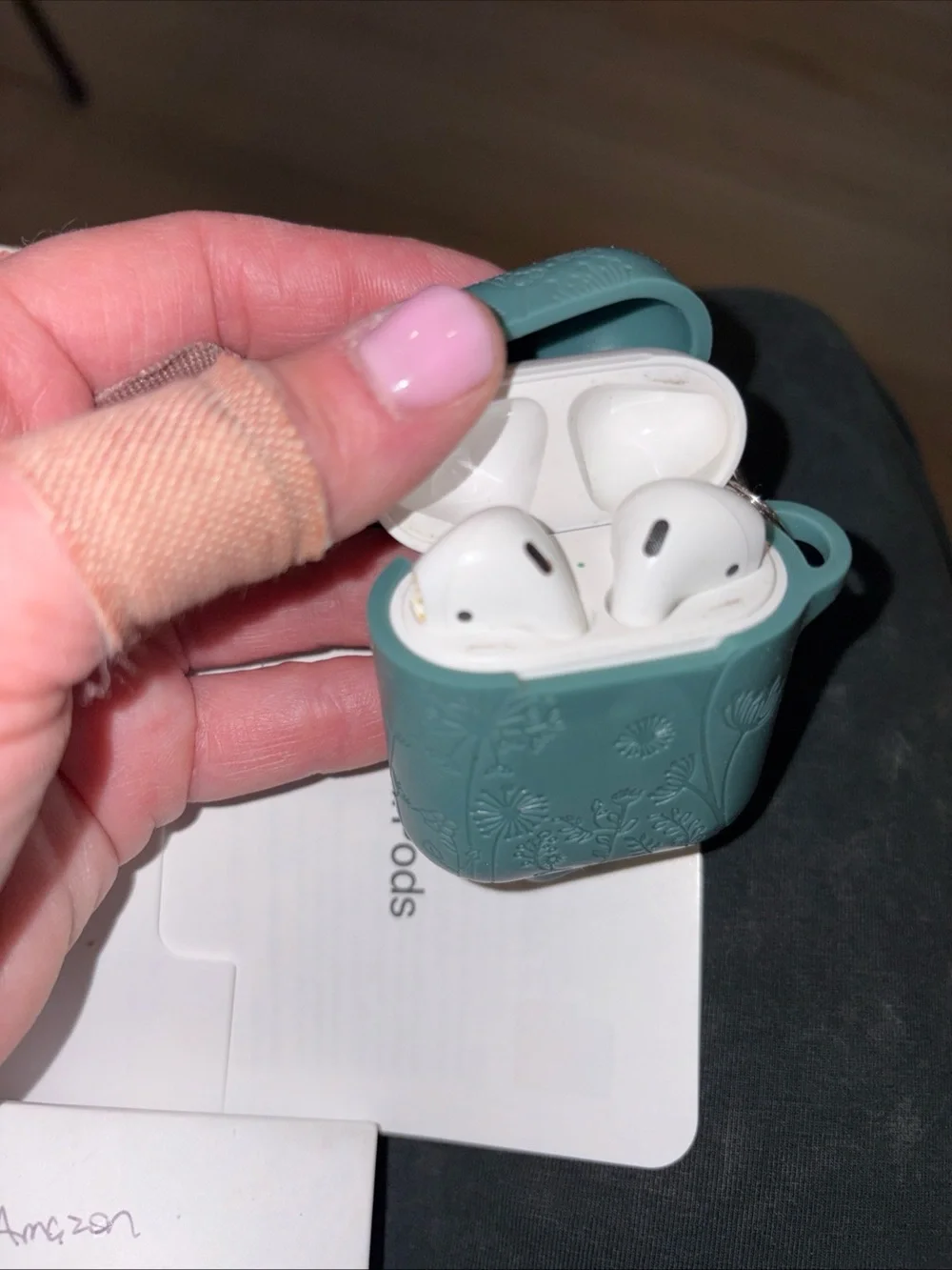 Apple Airpods 2nd Generation W/ Charging case & Silicone Cover READ